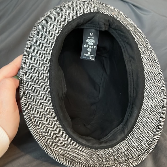 Black and white chevron fedora. Men’s size medium great condition. - Picture 3 of 3